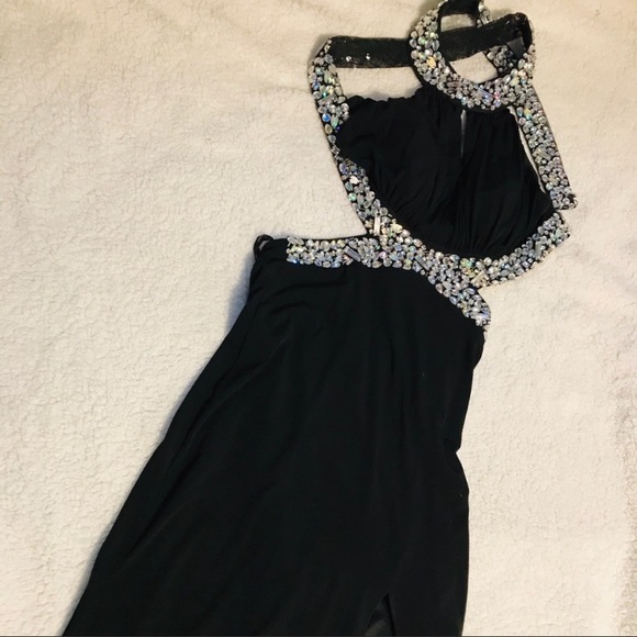 Long black prom dress - Picture 2 of 6